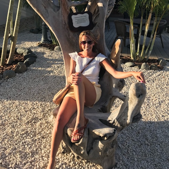 Meet your Posher, Dina - Picture 1 of 1